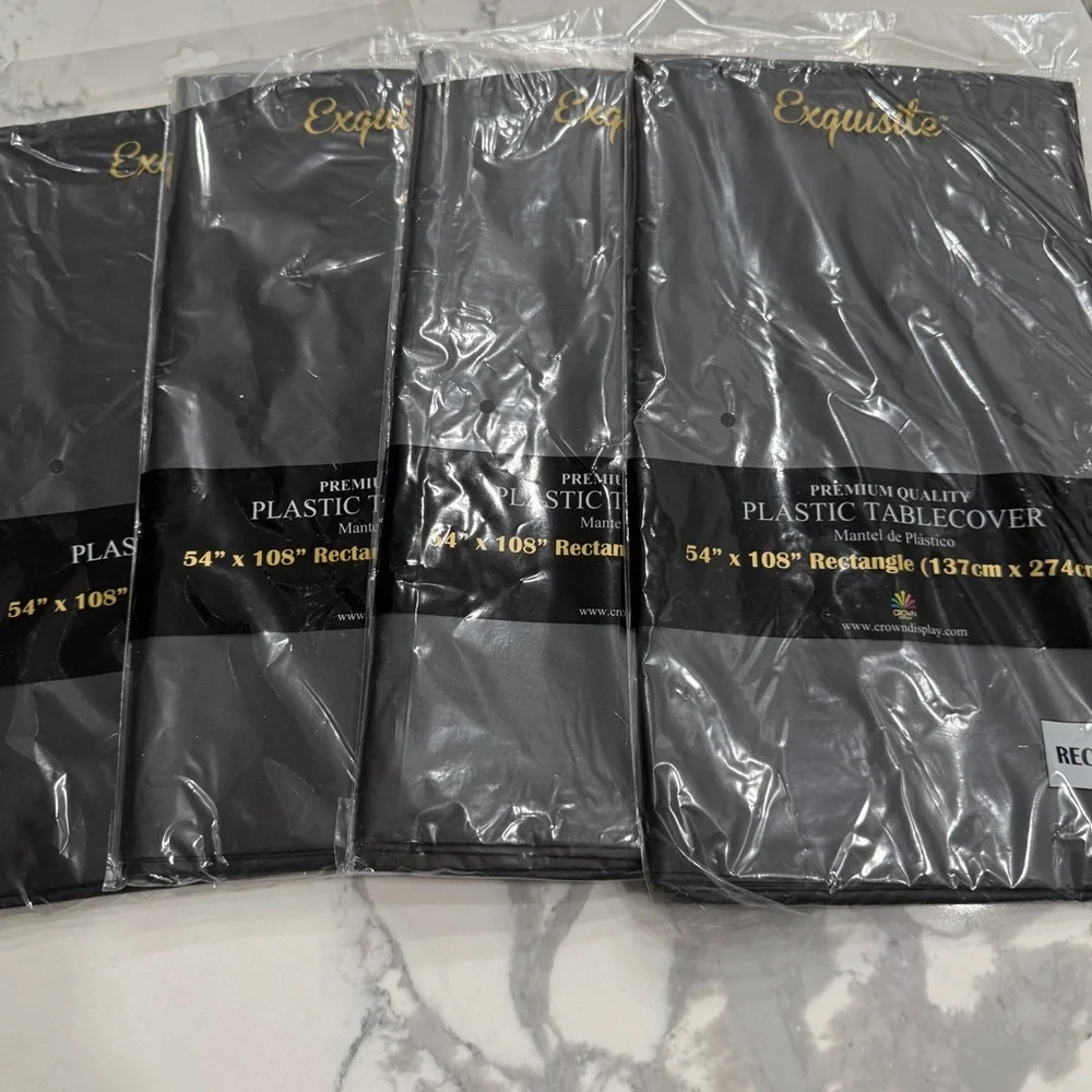 Set of 4 Exquisite black plastic rectangular tablecover 54 x 108